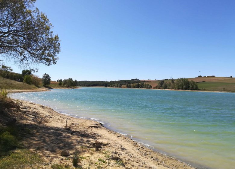 Bourg Saint Bernad Lac pêche © Lauragais Tourisme