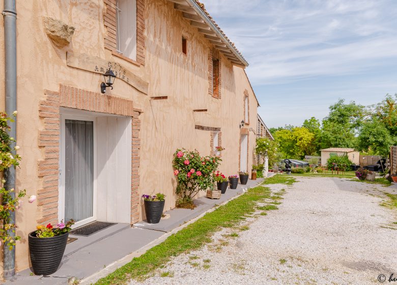 façade des gites Eva et Amandine